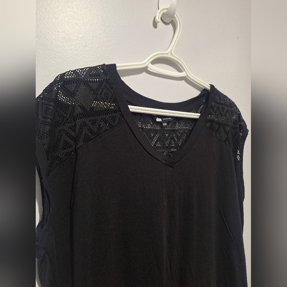 EUC Black Lace Detail Women's Top M - Picture 5 of 5